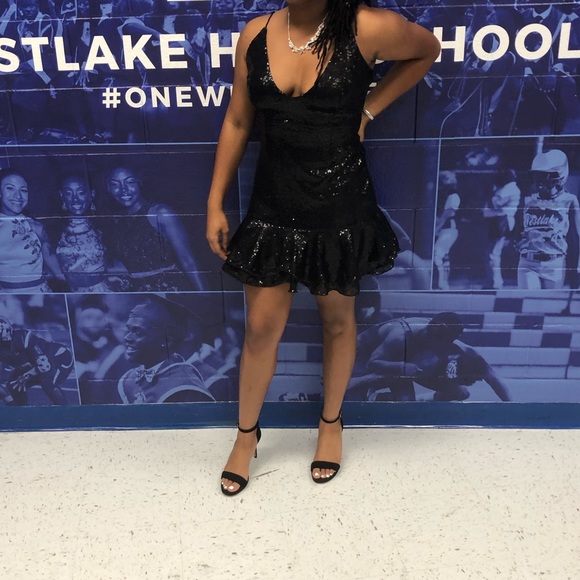 Size 8 black homecoming dress - Picture 2 of 3